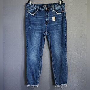 Judy Blue Cropped Jeans in Deep Blue